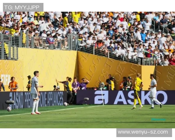 多特主场大胜弗赖堡，锁定欧冠席位