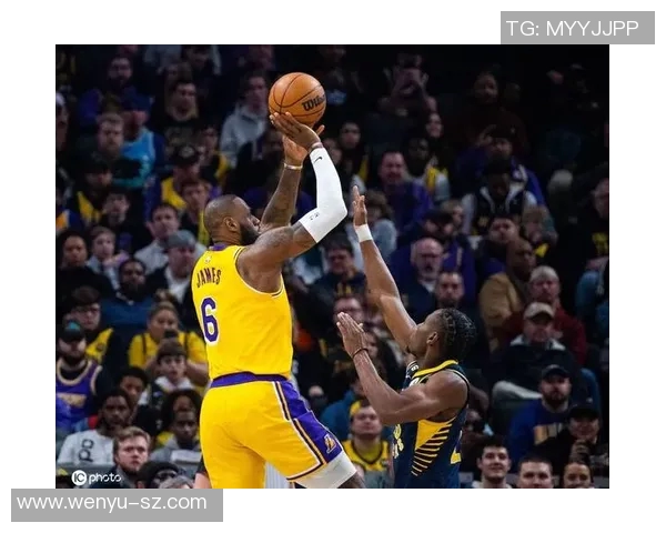 詹姆斯连续三场比赛得分破30，湖人再度登顶西部